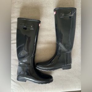 Hunter Rain boots. Great condition.